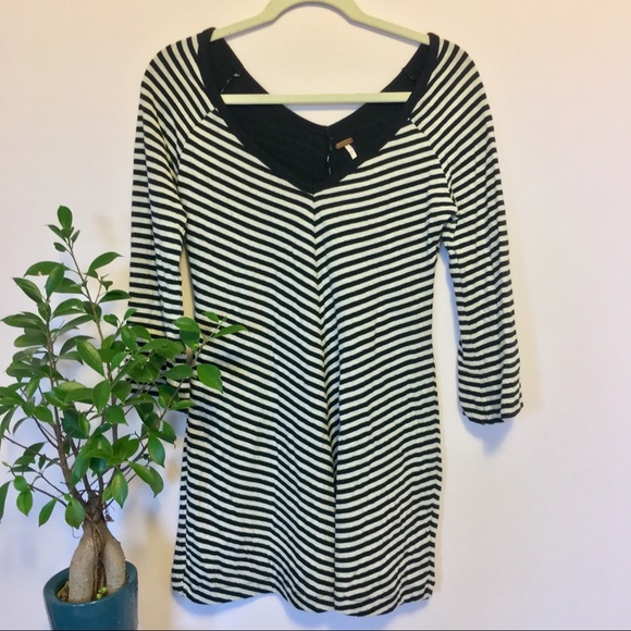 Free People Dresses & Skirts - Free People Black & White Striped Knit Tunic